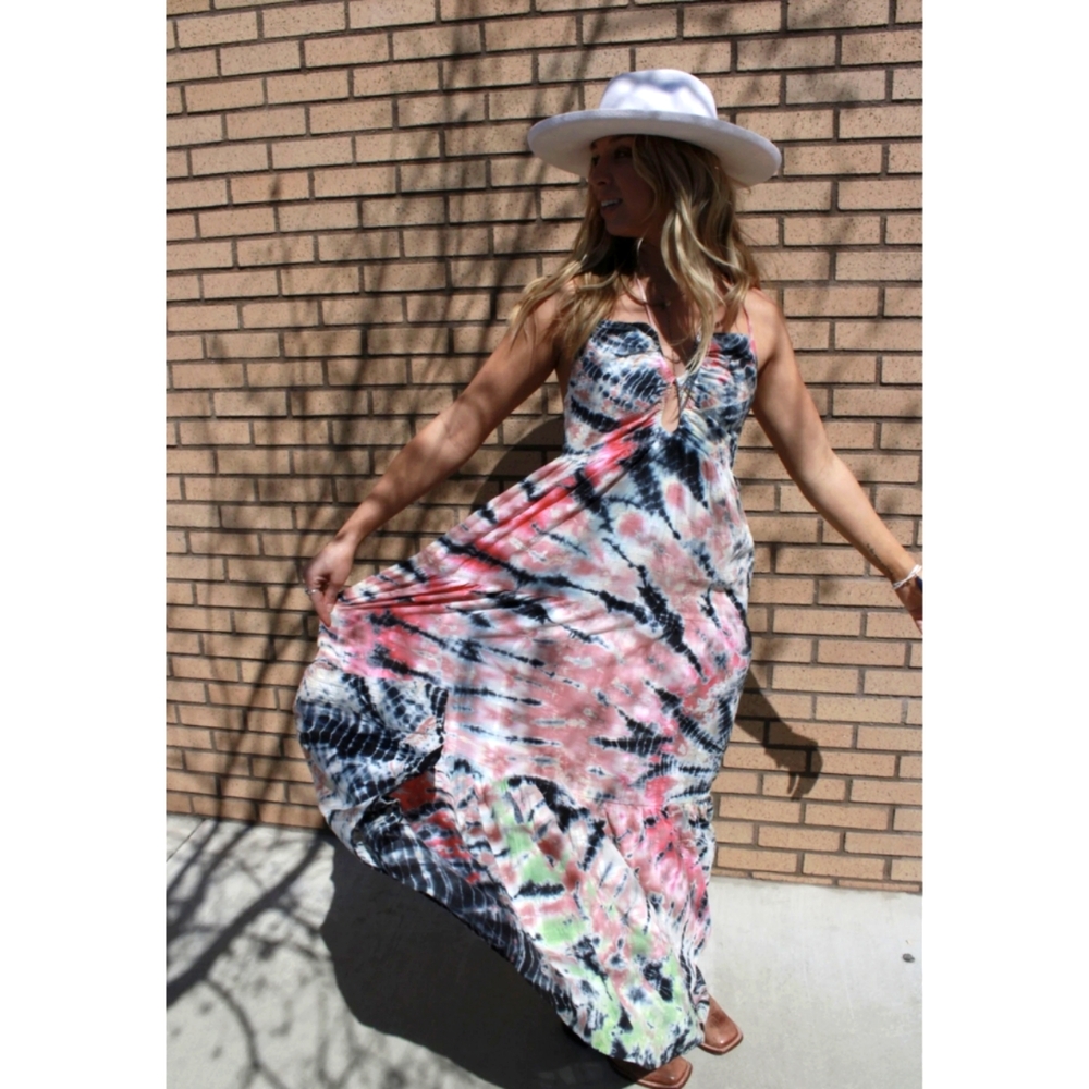 Young Fabulous & Broke Maxi Sun Dress Tie Halter Strawberry Tropic Tie Dye - Picture 17 of 17